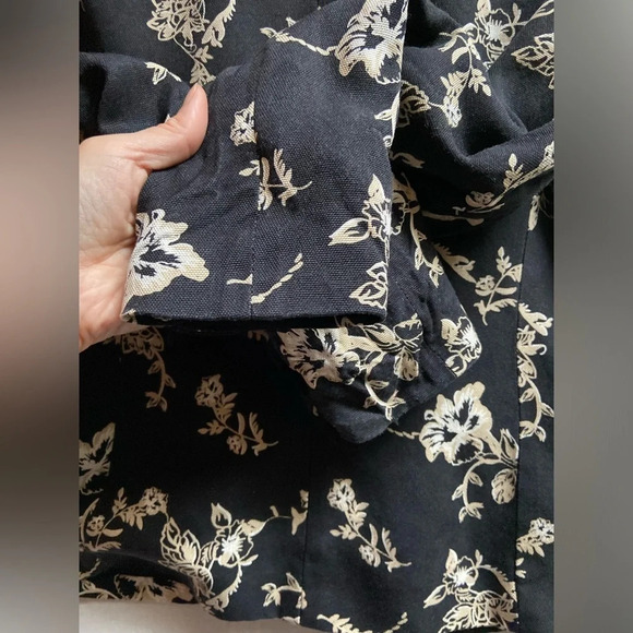 Charter Club 100% Silk button floral  blazer Sz 6 - Picture 5 of 10